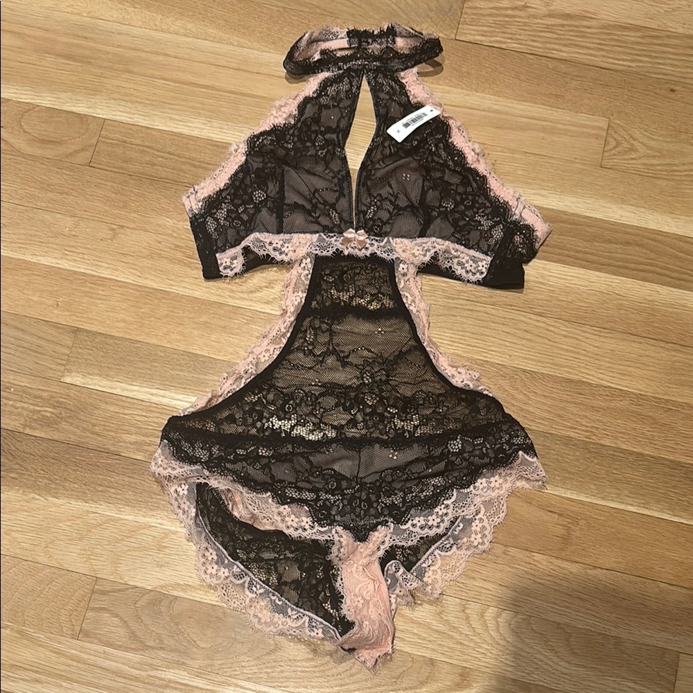 ADORE ME 🆕 NWT Brescia Unlined, Lace Halter Bodysuit, Size Medium